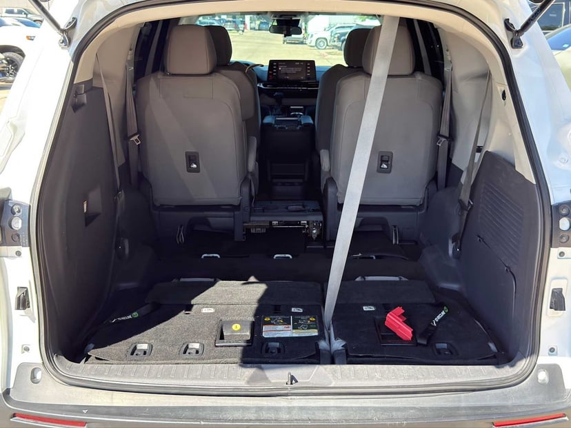2021 Toyota Sienna - Image 9