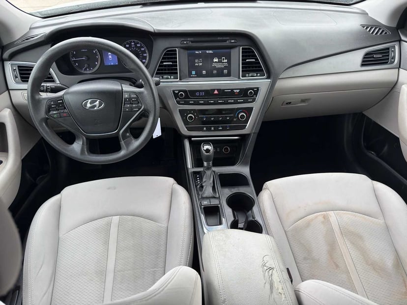 2016 Hyundai Sonata - Image 19