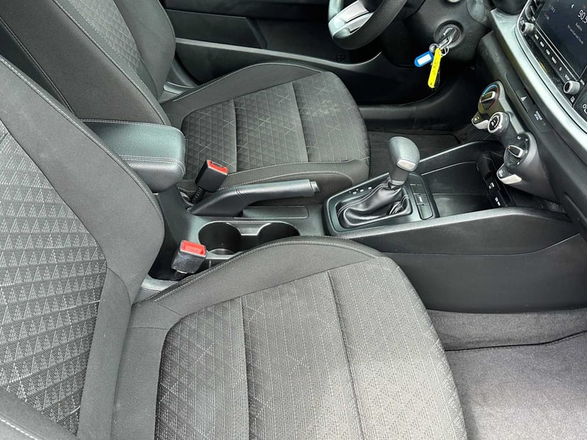 2023 Kia Rio - Image 17