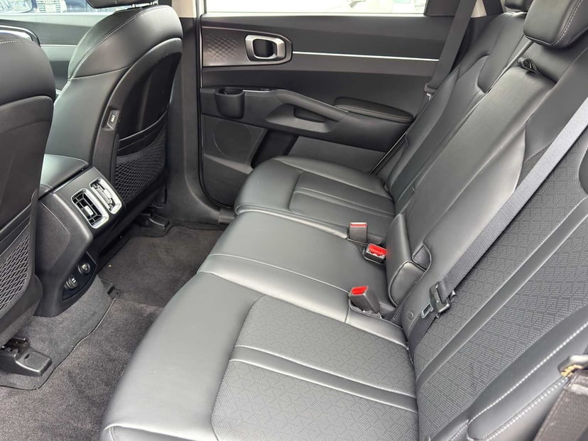2023 Kia Sorento - Image 24