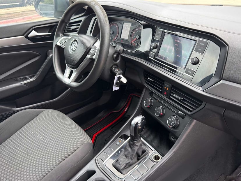 2019 Volkswagen Jetta - Image 32