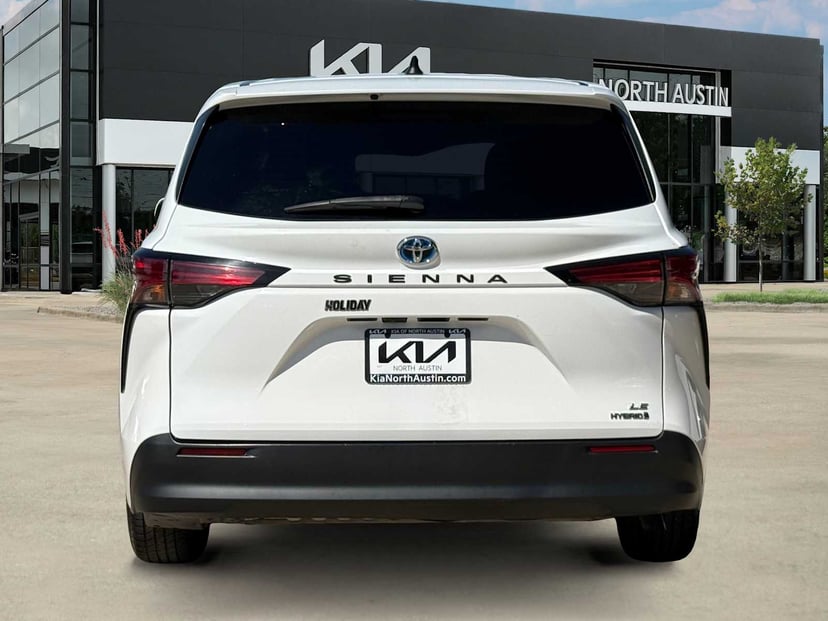 2021 Toyota Sienna - Image 10