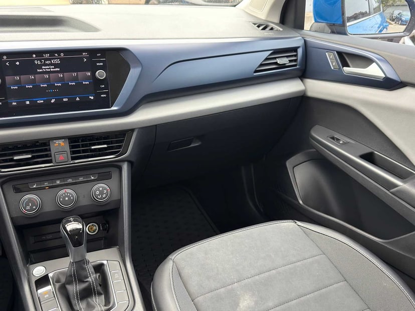 2022 Volkswagen Taos - Image 24