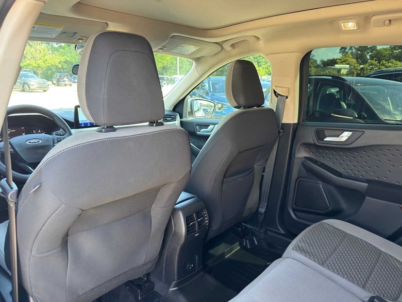 2020 Ford Escape - Image 28