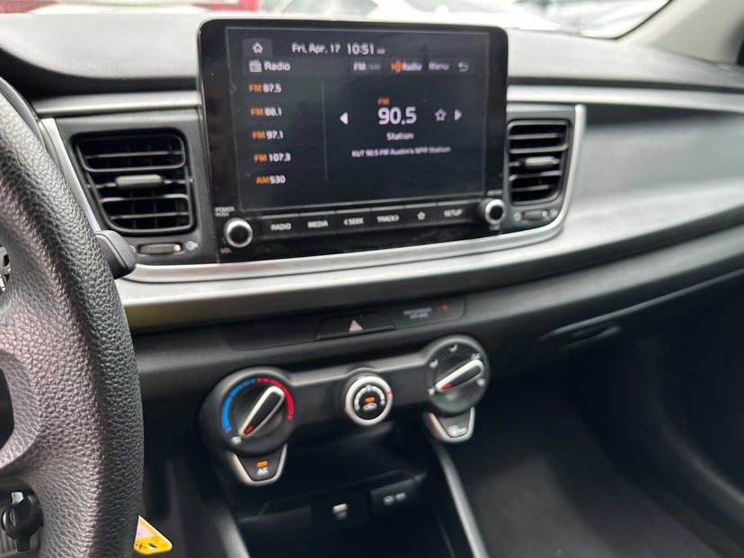 2023 Kia Rio - Image 12