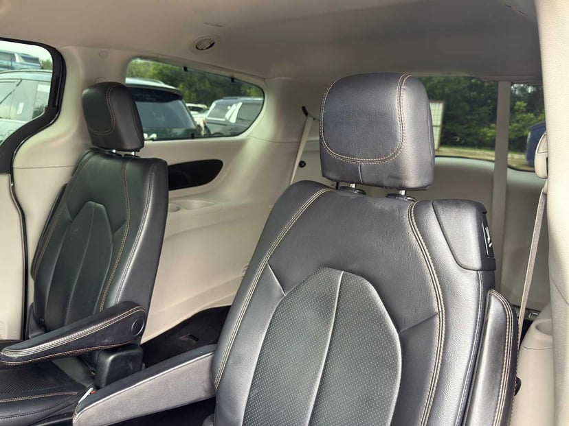 2018 Chrysler Pacifica - Image 28