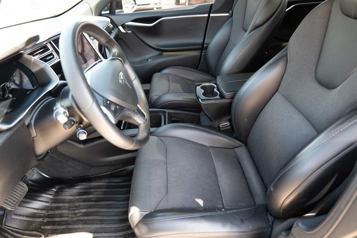 2017 Tesla Model S - Image 10