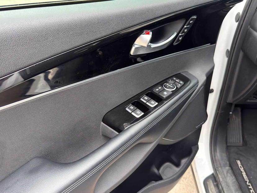 2019 Kia Sorento - Image 19