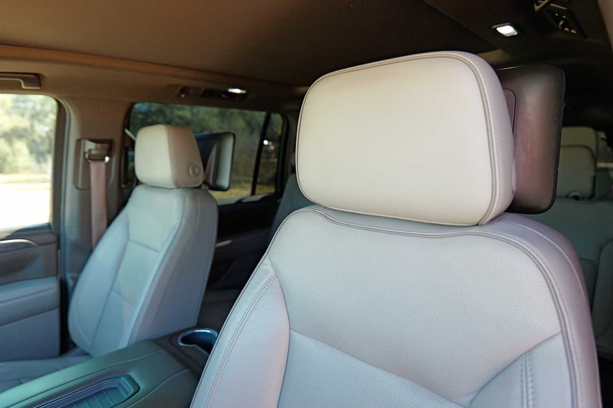 2021 GMC Yukon XL - Image 11