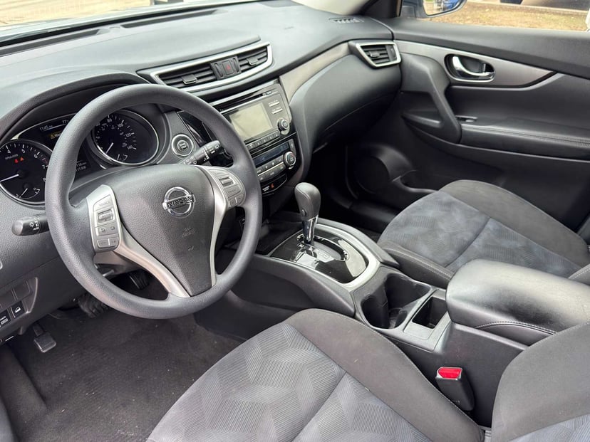 2015 Nissan Rogue - Image 8