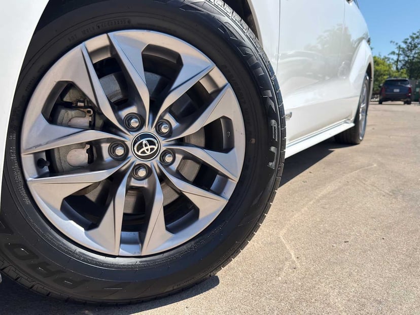2021 Toyota Sienna - Image 6