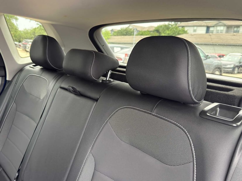 2022 Volkswagen Taos - Image 26