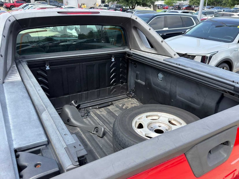 2003 Chevrolet Avalanche 1500 - Image 8