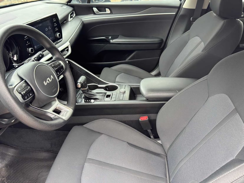 2022 Kia K5 - Image 8