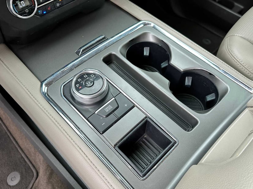 2020 Ford Expedition - Image 13