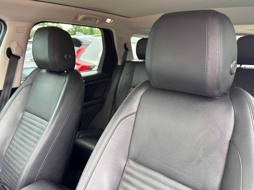 2020 Land Rover Discovery Sport - Image 13