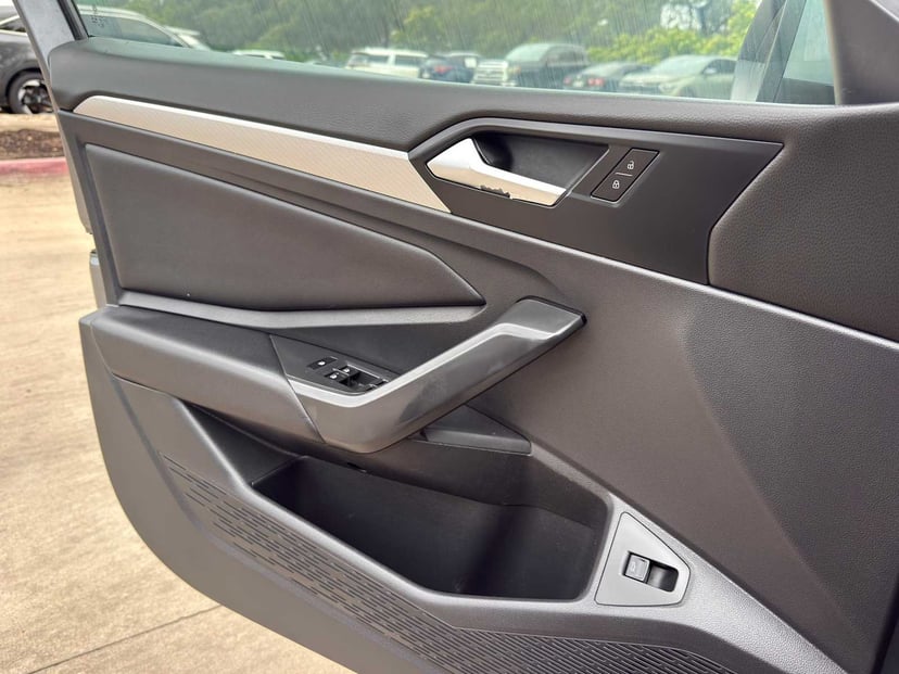 2019 Volkswagen Jetta - Image 21