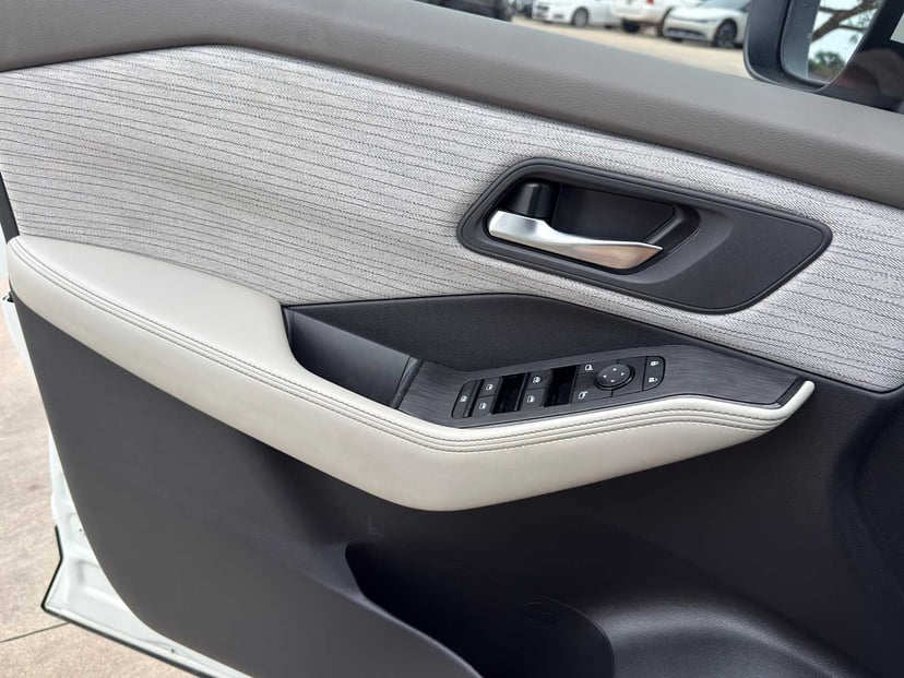 2023 Nissan Rogue - Image 20