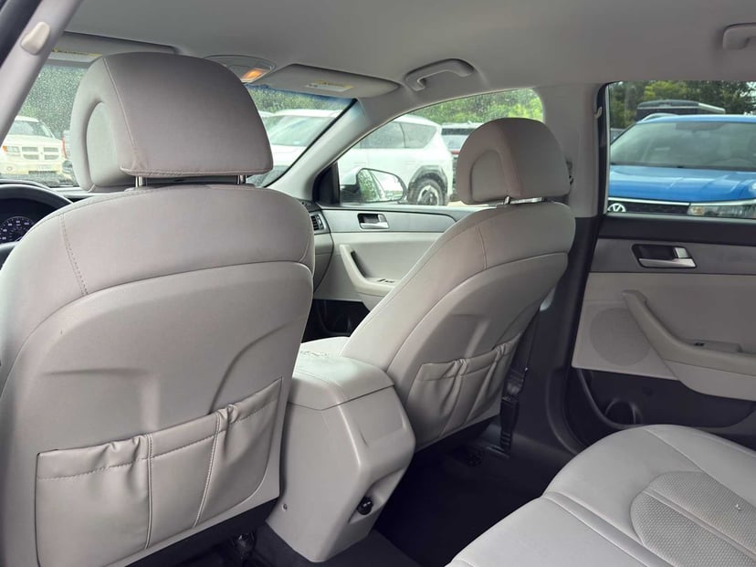 2016 Hyundai Sonata - Image 22