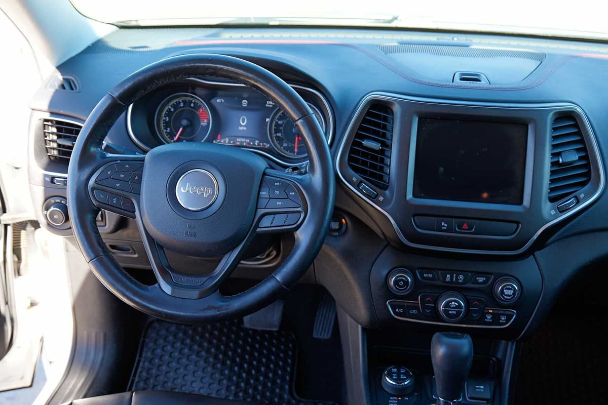 2020 Jeep Cherokee - Image 26