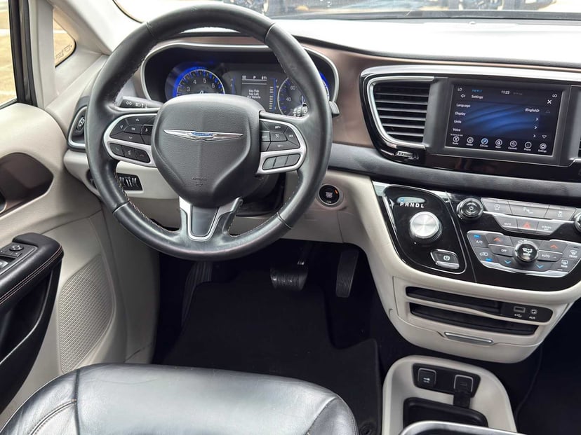 2018 Chrysler Pacifica - Image 24