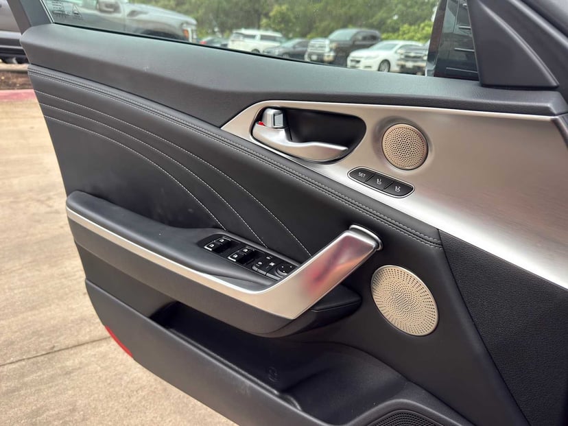 2022 Kia Stinger - Image 23