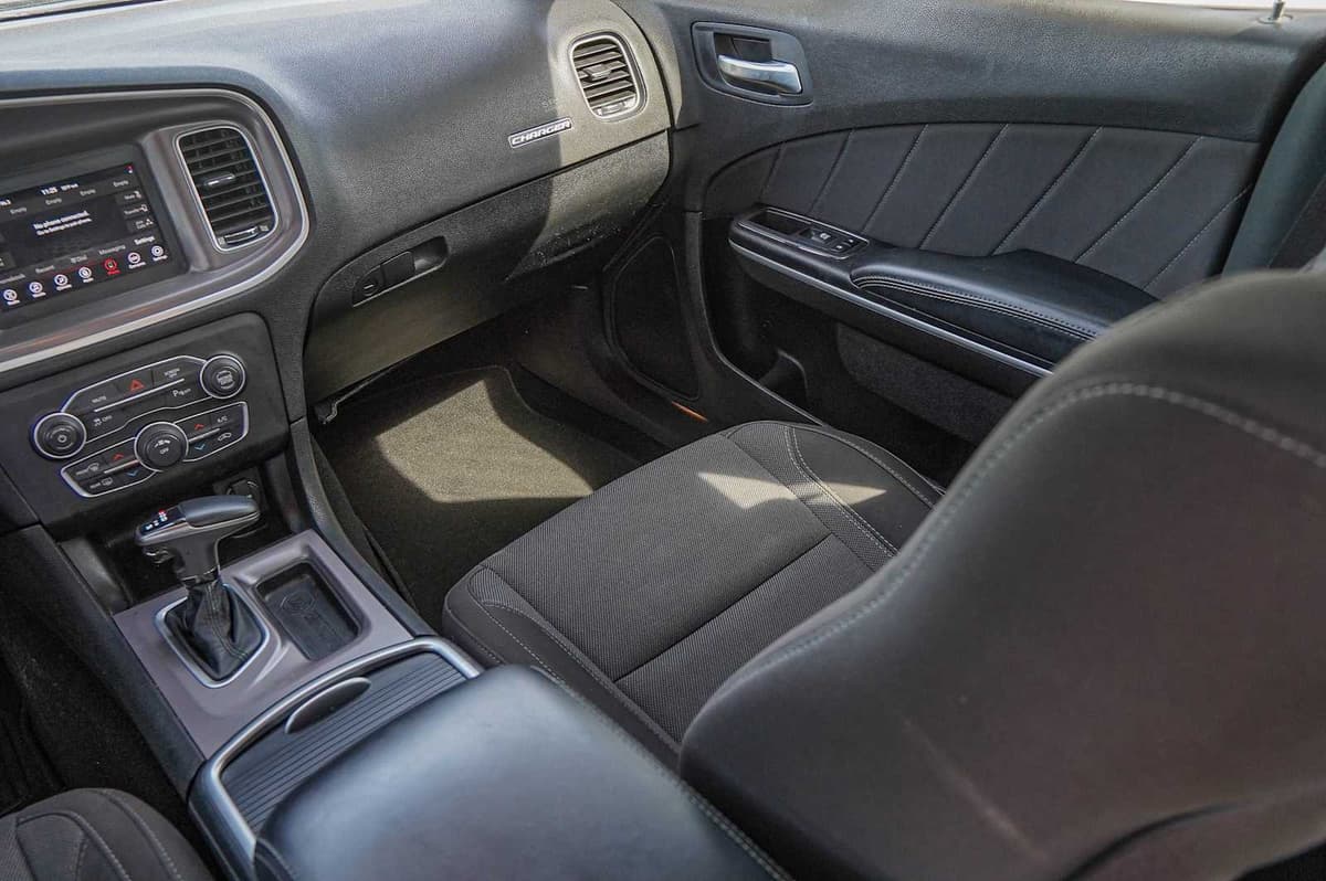 2019 Dodge Charger - Image 26