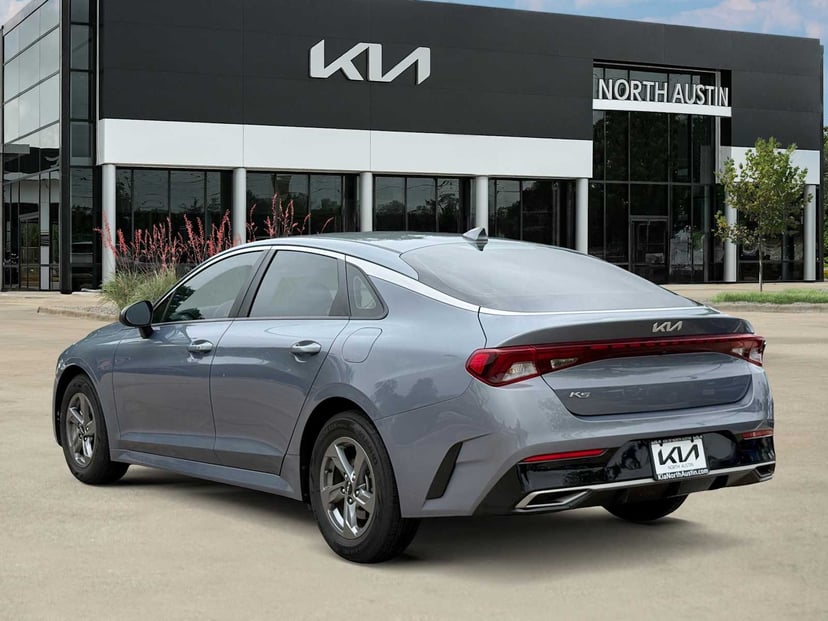 2022 Kia K5 - Image 5