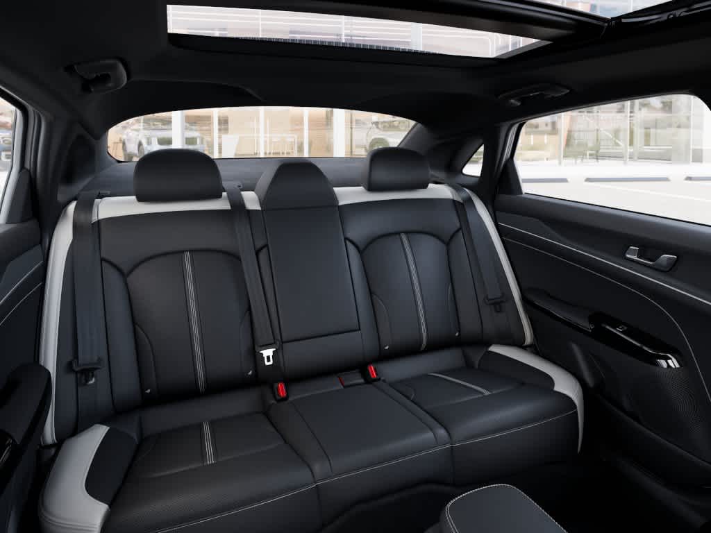 2026 Kia K5 - Image 16