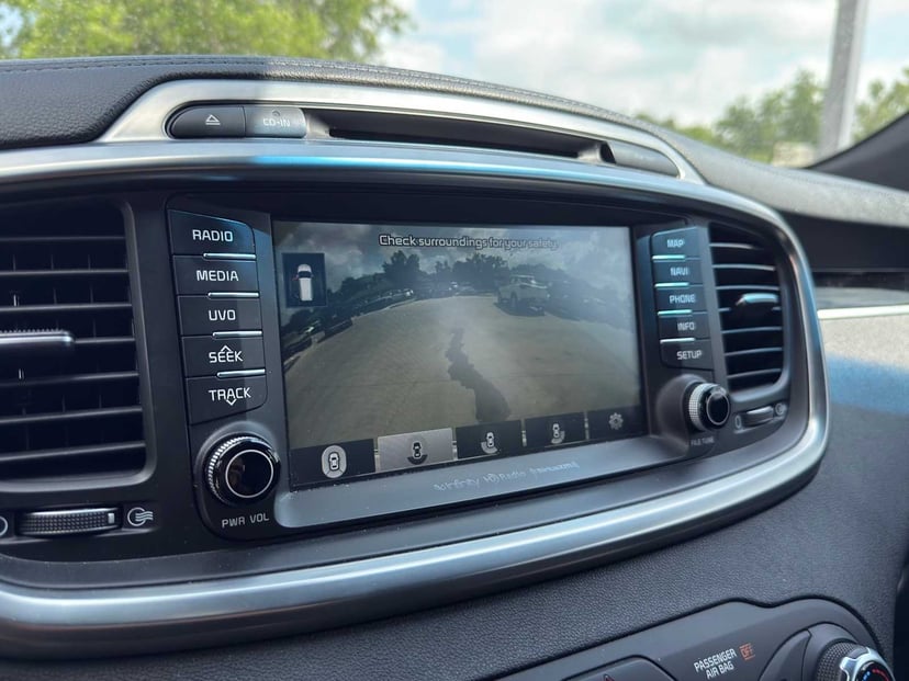 2018 Kia Sorento - Image 16