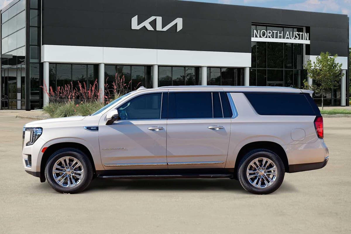 2021 GMC Yukon XL - Image 4