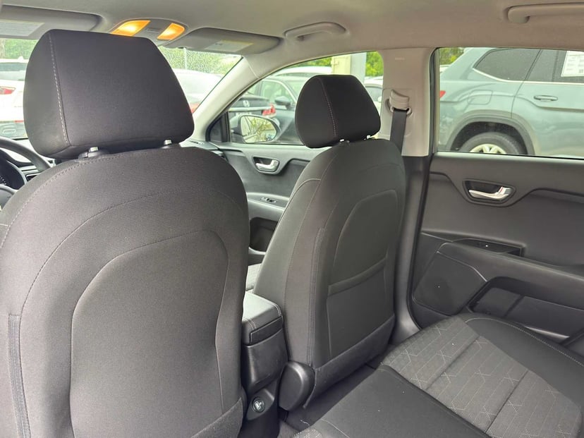 2023 Kia Rio - Image 22