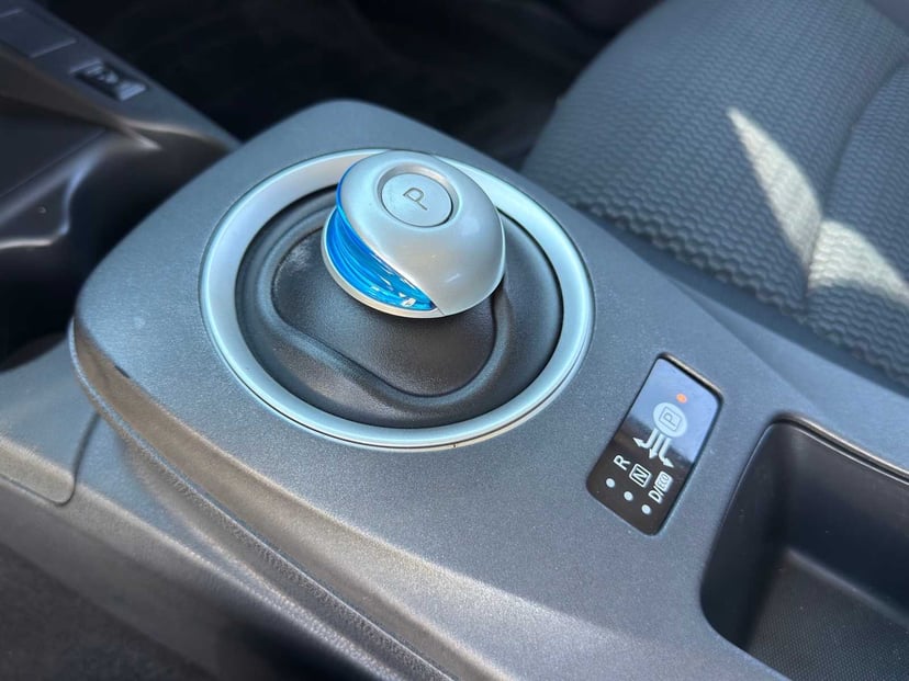 2013 Nissan LEAF - Image 13