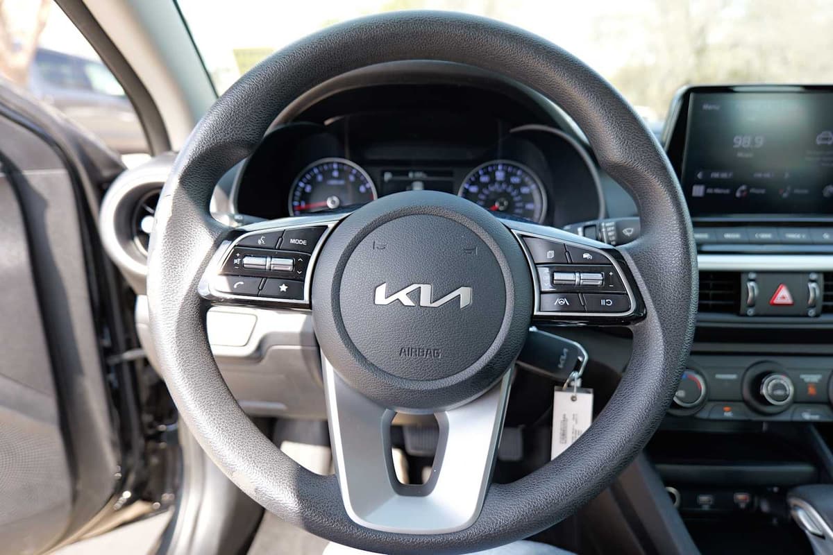 2024 Kia Forte - Image 12