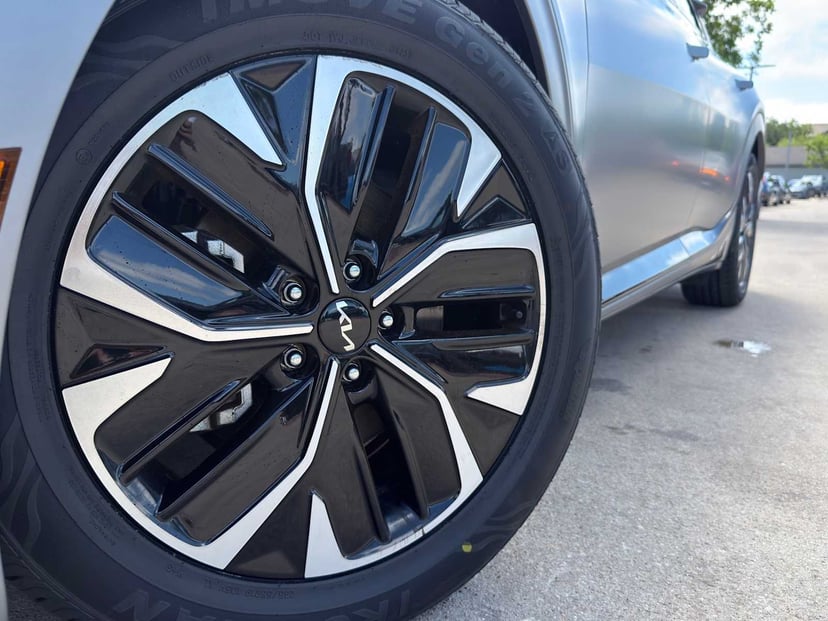 2024 Kia EV6 - Image 5