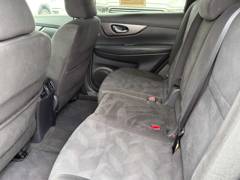 2015 Nissan Rogue - Image 23