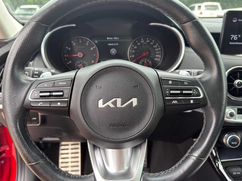 2022 Kia Stinger - Image 16