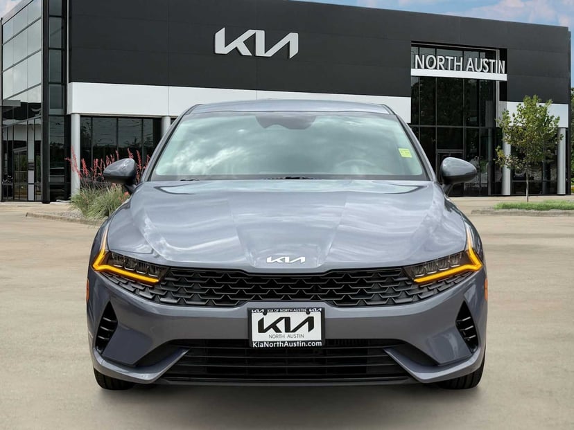 2022 Kia K5 - Image 3