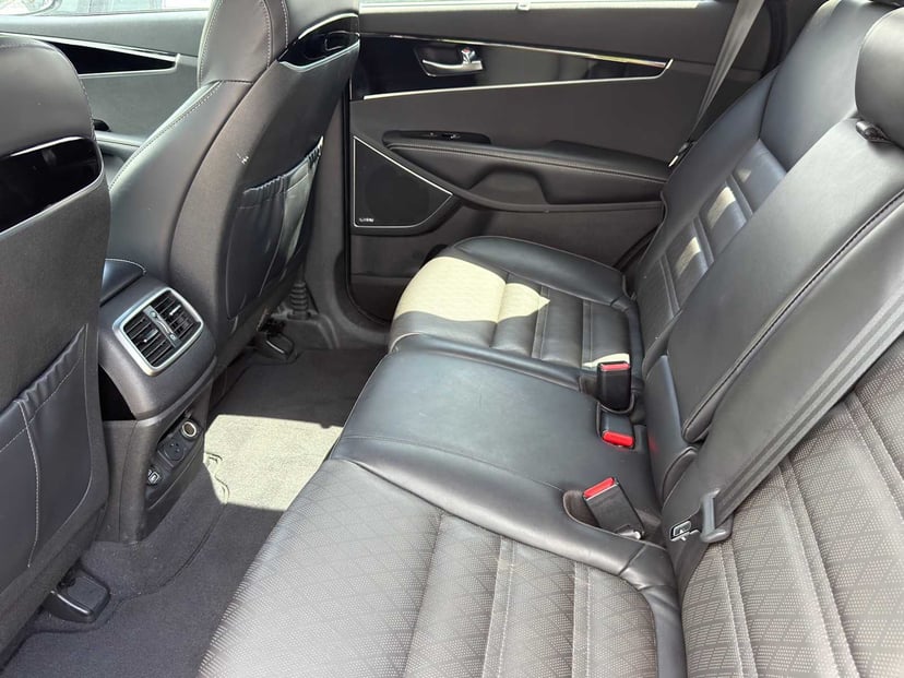 2018 Kia Sorento - Image 29