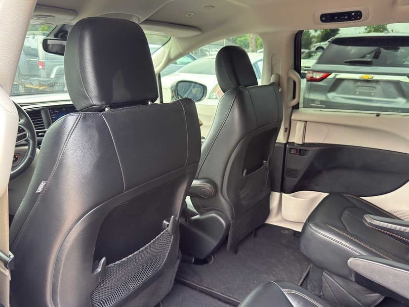 2018 Chrysler Pacifica - Image 26
