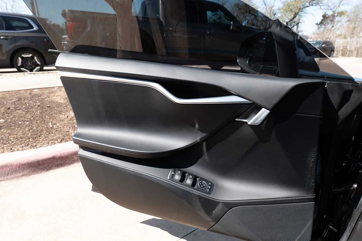 2017 Tesla Model S - Image 19