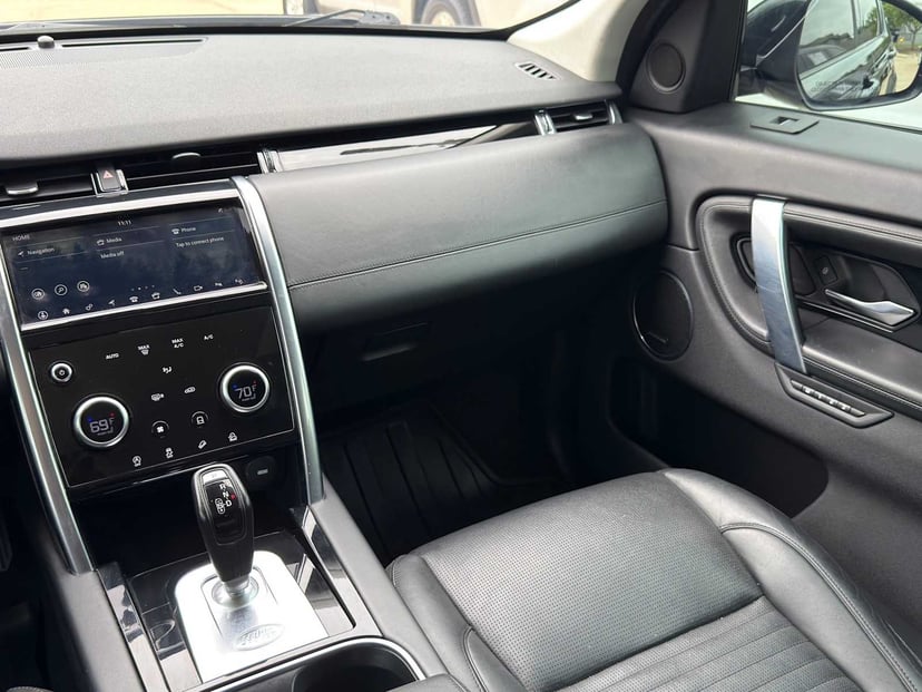 2020 Land Rover Discovery Sport - Image 23