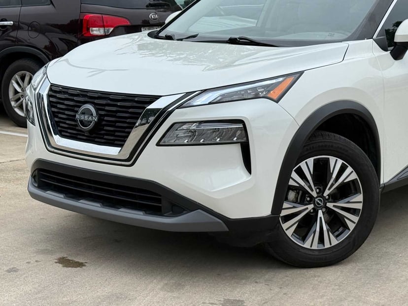 2023 Nissan Rogue - Image 2