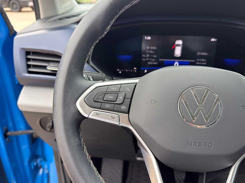 2022 Volkswagen Taos - Image 19
