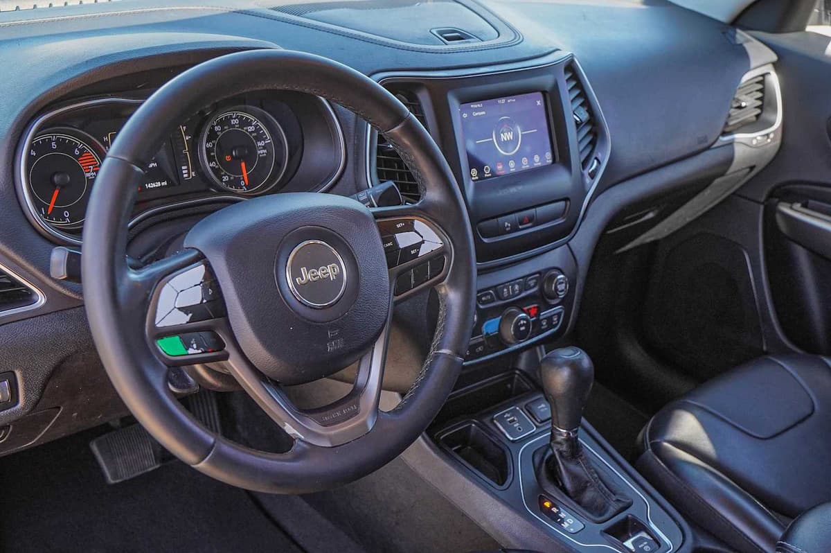 2019 Jeep Cherokee - Image 9