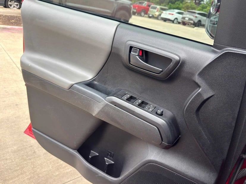 2021 Toyota Tacoma - Image 21