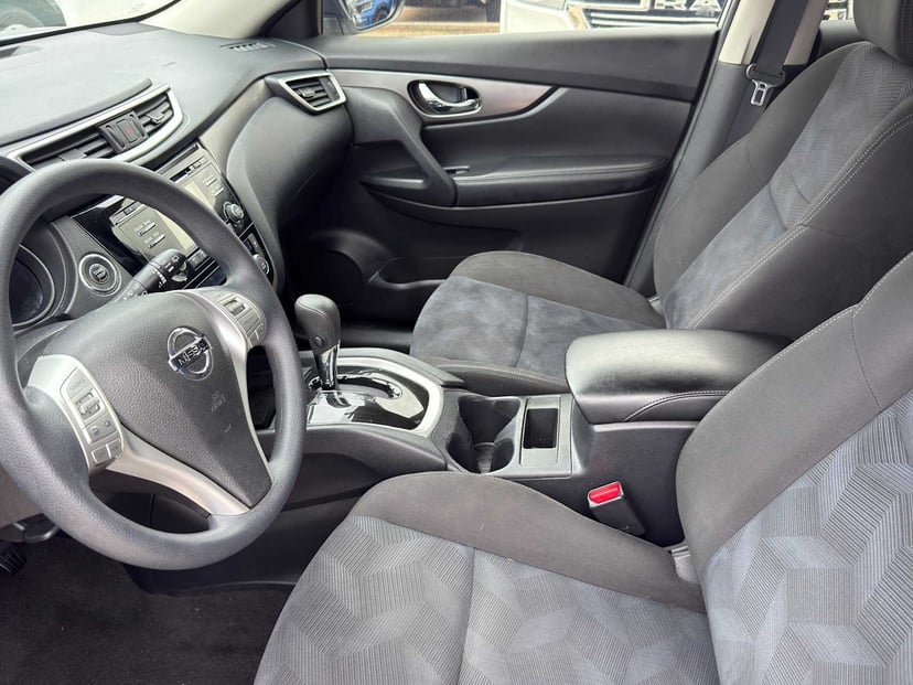 2015 Nissan Rogue - Image 9