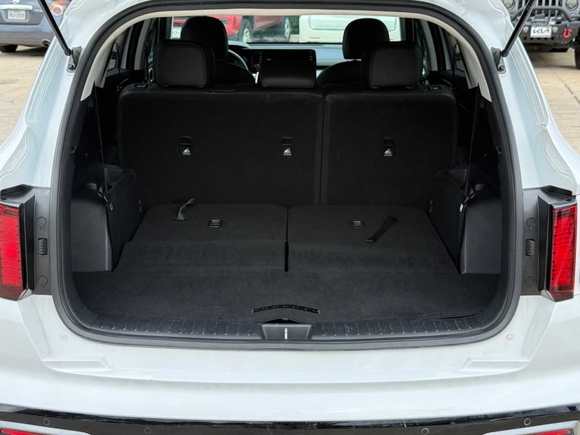 2023 Kia Sorento - Image 7