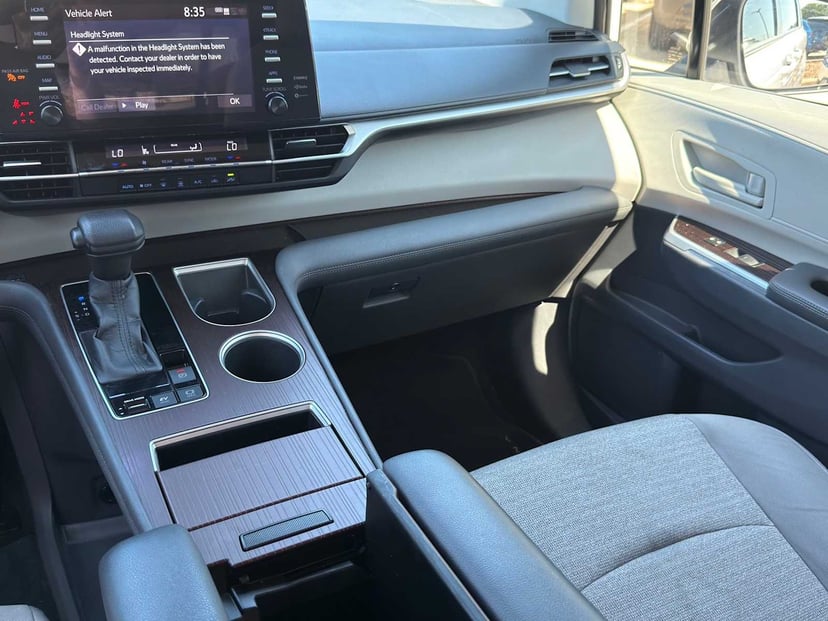 2021 Toyota Sienna - Image 24