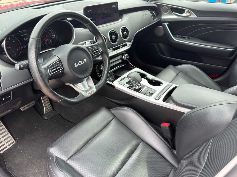 2022 Kia Stinger - Image 12